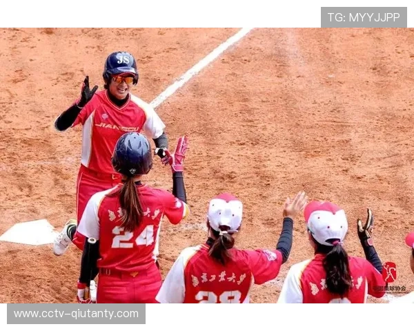 江苏队4-3险胜辽宁队，夺得十五运会垒球冠军